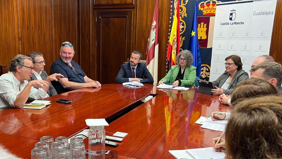 Reunión de la consejera de Desarrollo Sostenible con el grupo de trabajo para la conexión Sorbe-Bornova