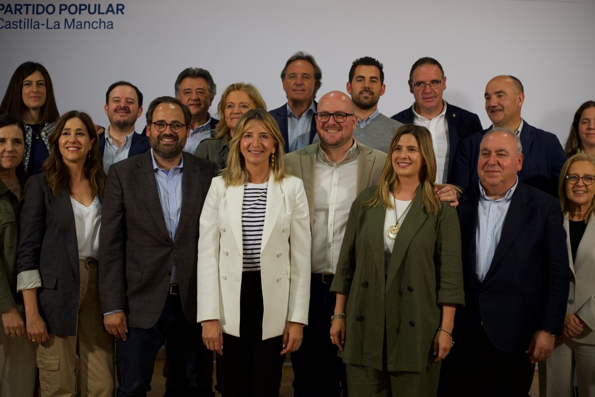 Foto grupal de la reunión de la Interparlamentaria del PP regional en Guadalajara.