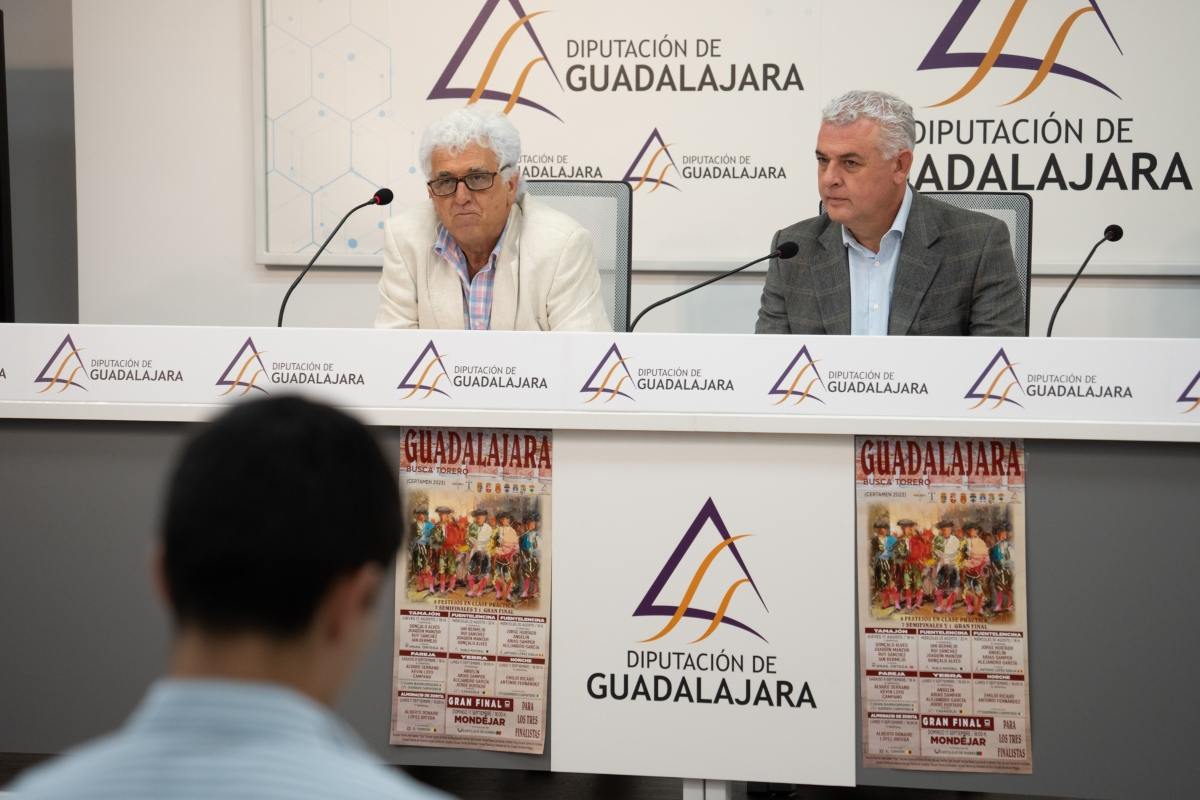 Pedro Alonso y José Luis Vega, presidente de la Diputación Provincial de Guadalajara