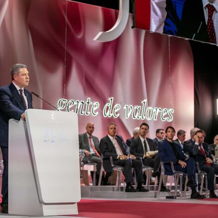 El presidente de Castilla-La Mancha, Emiliano García-Page, en el acto institucional por el Día de la Región.