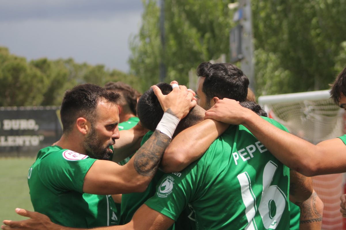 Alegría de los jugadores del Toledo. Foto: CD Toledo.