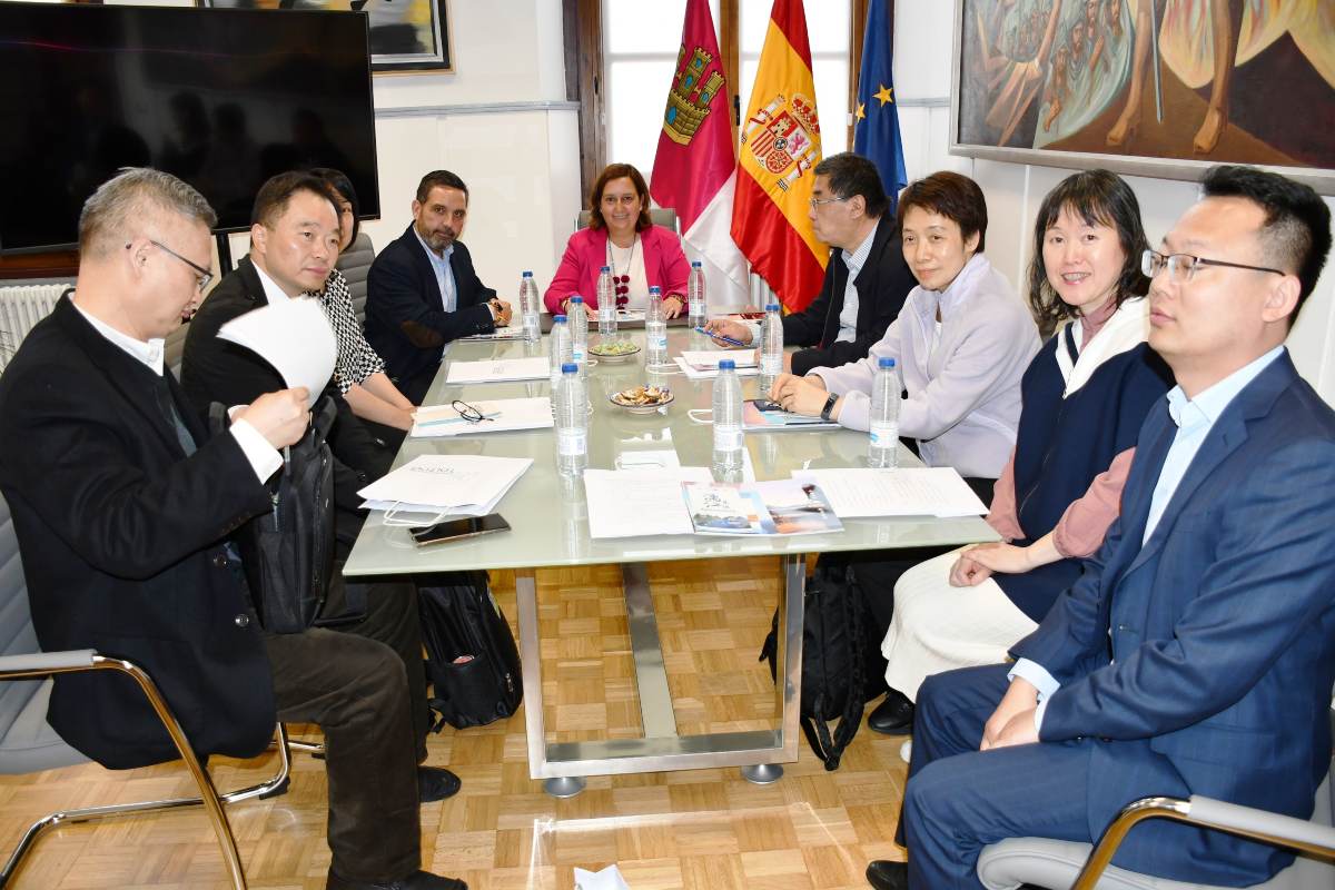 La reunión de Conchi Cedillo con la delegación de Guilin.