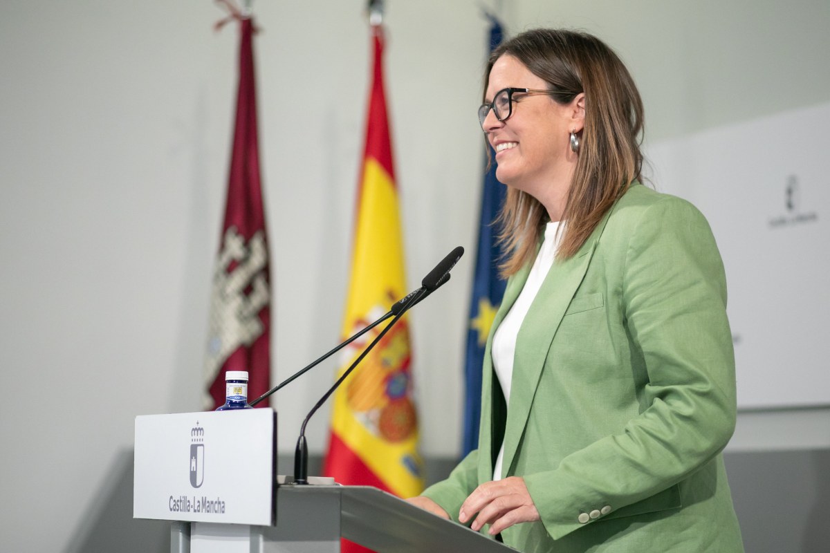 Esther Padilla informó de dos iniciativas del Gobierno de CLM en materia de vivienda.