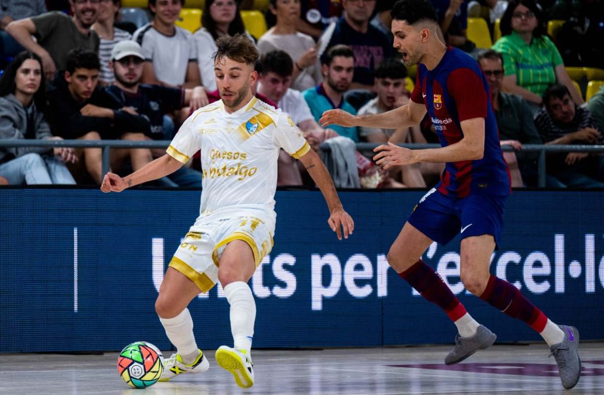 Lance del partido entre el Manzanares Quesos El Hidalgo y el Barcelona. Foto: Manzanares FS.