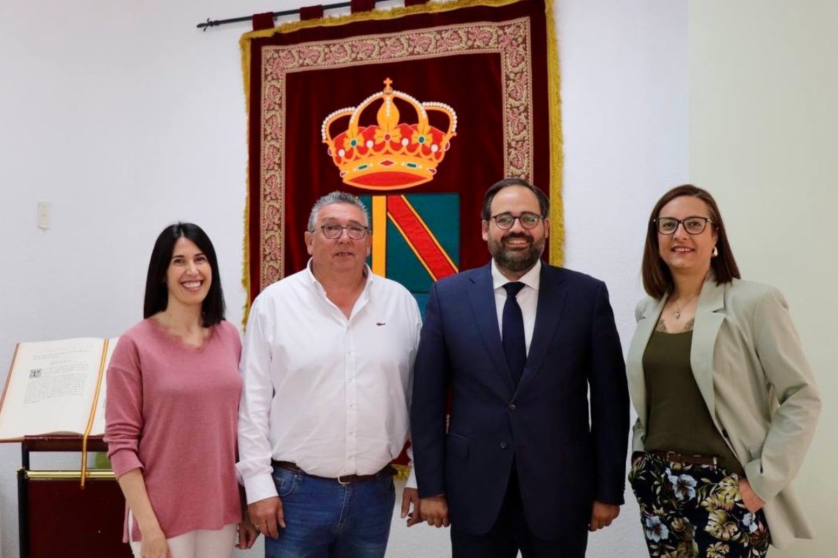 Paco Núñez, durante su visita al Ayuntamiento de Balazote.