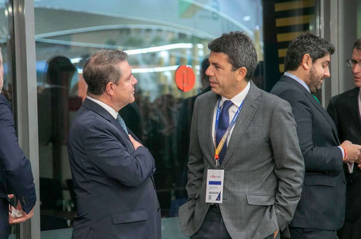 El presidente de Castilla-La Mancha, Emiliano García-Page, y el presidente de la Comunidad Valenciana, Carlos Mazón.