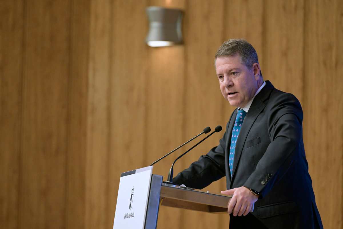 El presidente de Castilla-La Mancha, Emiliano García-Page, en los Premios regionales de Innovación e Investigación. Foto: EFE/Jesús Monroy.