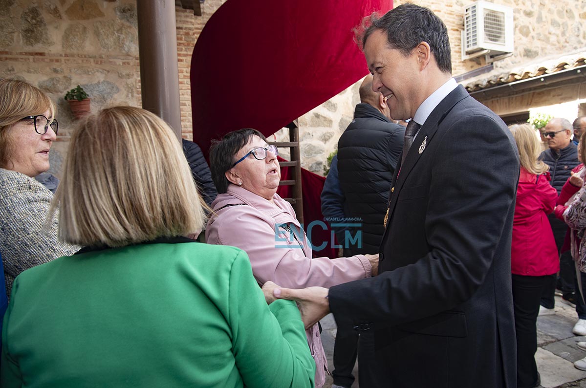 El alcalde de Toledo, Carlos Velázquez, en la romería del Valle. Foto: Rebeca Arango.