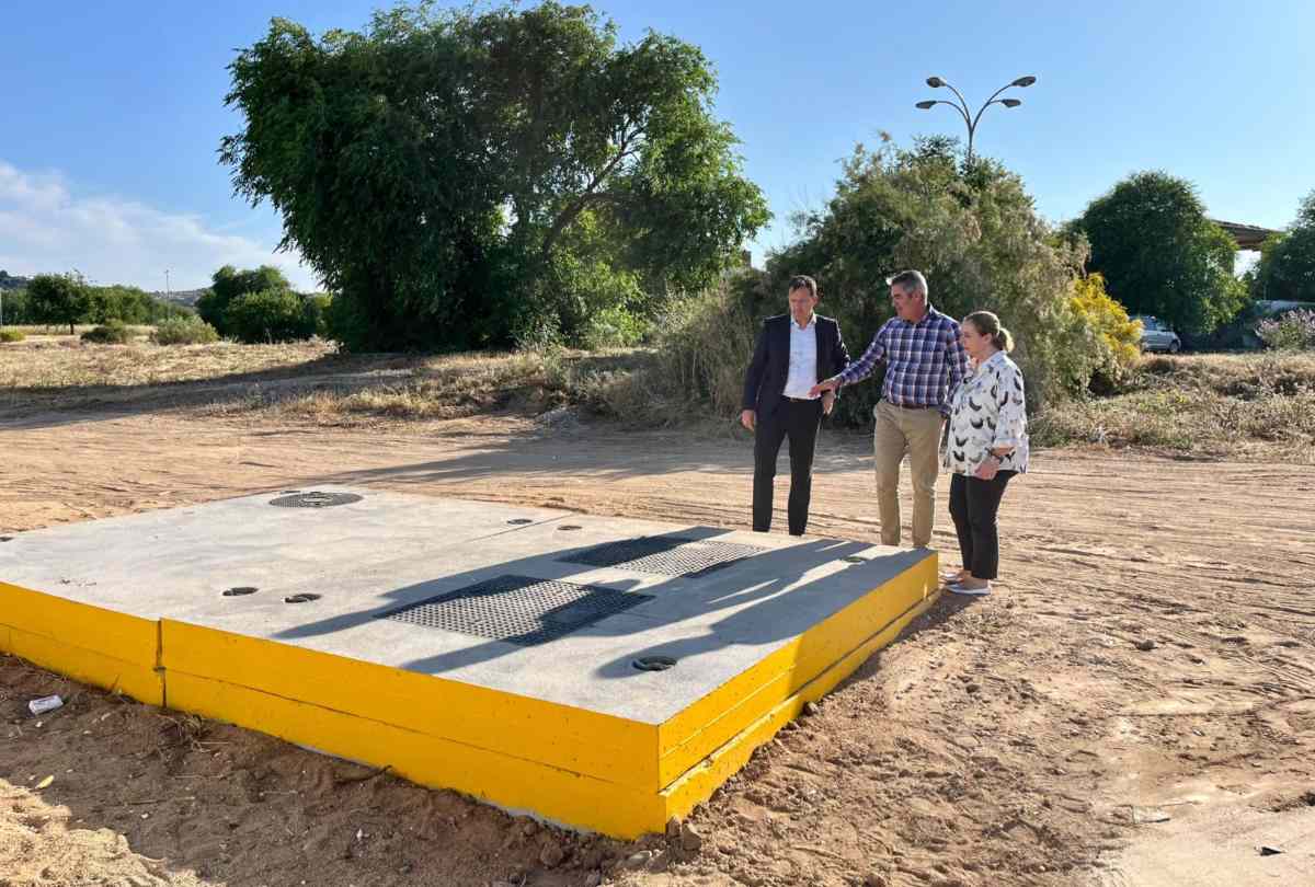 El alcalde de Toledo, Carlos Velázquez, visitando la obra de instalación del nuevo bombeo