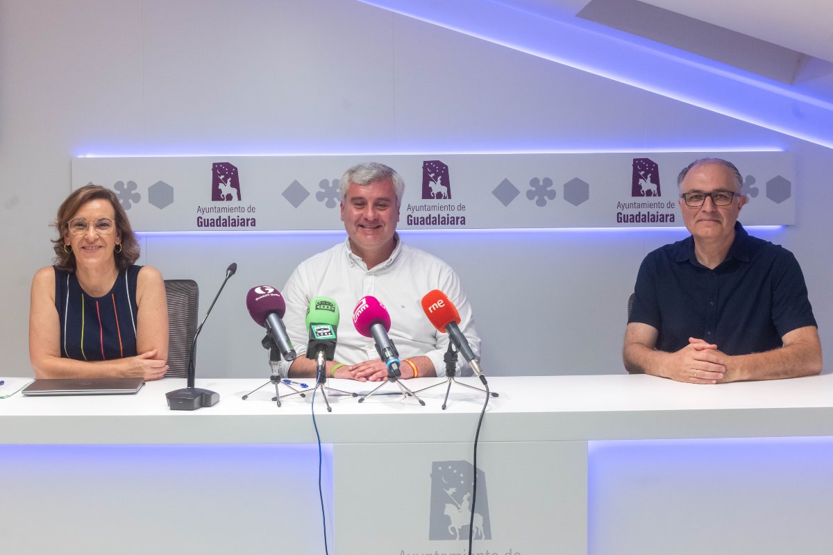 Anuncio revisión PGOU de Guadalajara. Alfonso Esteban, Blanca Causapié y César Gismera
