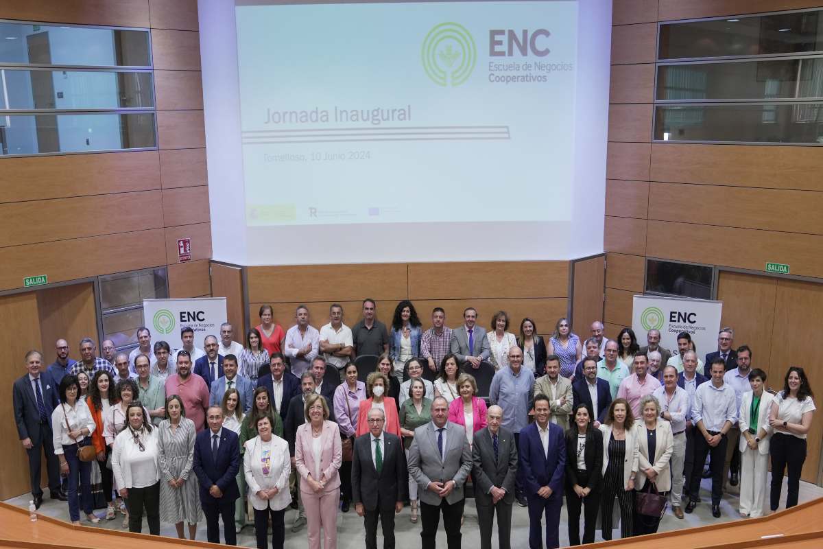 Escuela de Negocios Cooperativos.