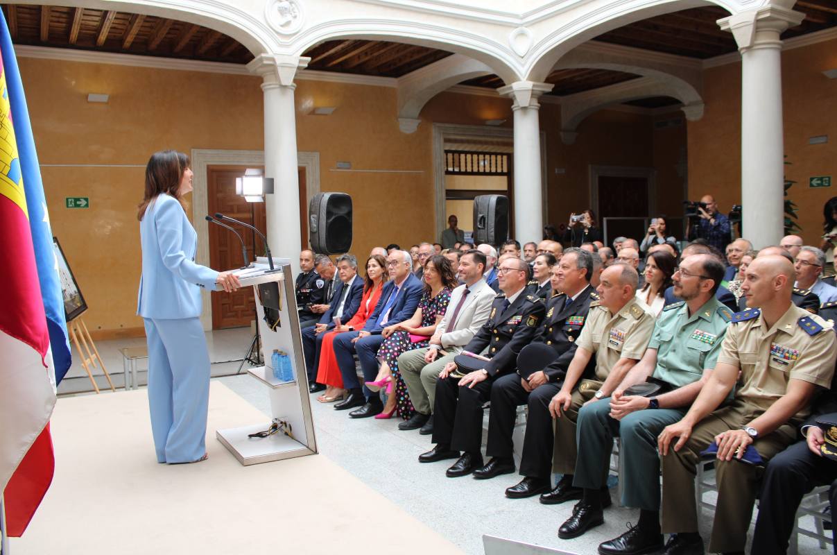 Homenaje a la Policía Nacional en la Delegación de la JCCM en Ciudad Real