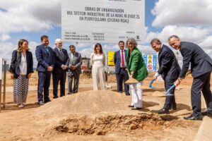 Primera piedra de las obras de urbanización de la segunda fase del polígono La Nava III