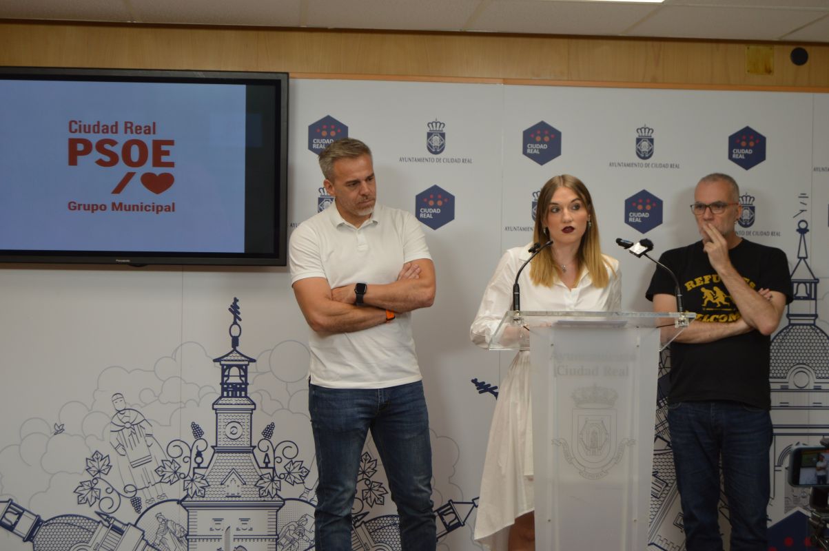 Rueda de prensa de los concejales del PSOE María Montes, Antonio Gallego y Nacho Sánchez