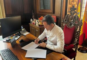 Velázquez se ha dirigido a la Junta por carta para pedirle el consultorio.