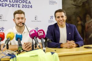 Carlos Yuste visitó el Campus de Balonmanp Gonzalo Pérez de Vargas.