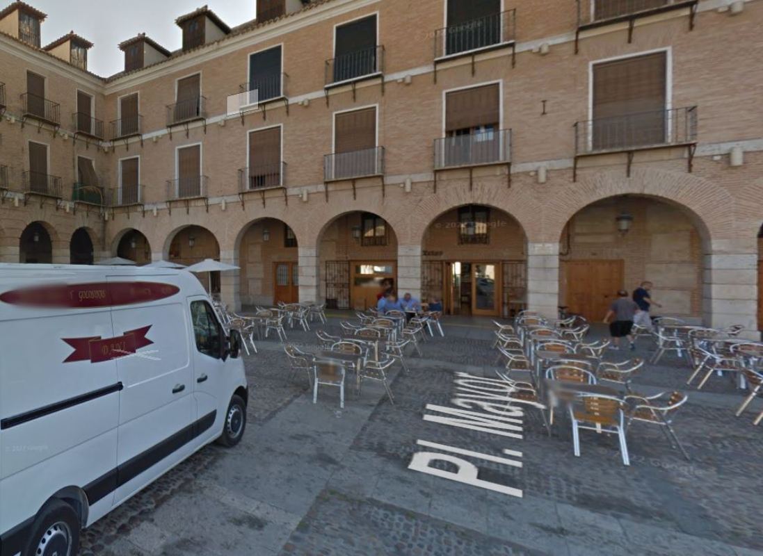 La tremenda buena suerte partió del despacho de loterías ubicado en el número 31 de la Plaza Mayor de Cuenca. Foto: Google Maps.