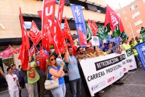 Los trabajadores de la Agencia Tributaria pidieron en Toledo mejoras laborales. Foto: Rebeca Arango.