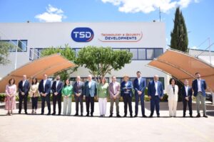 Patricia Franco visitó las instalaciones de la empresa TSD en Herencia.