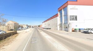 El incendio se ha producido en una fábrica de la calle Valencia, en Quintanar de la Orden.