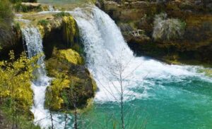 Zona de baño en las Lagunas de Ruidera, en Ossa de Montiel. Foto: Ayuntamiento de Ossa de Montiel.