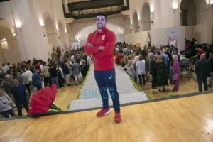 Paco Cubelos fue uno de los deportistas olímpicos que participaron en el desfile. Foto: Rebeca Arango.