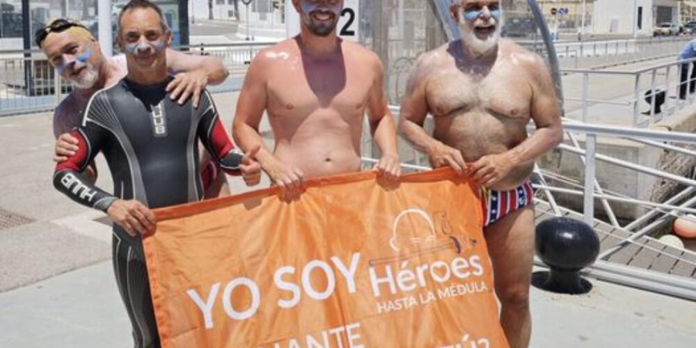 La gesta de los cuatro nadadores tuvo carácter solidario.