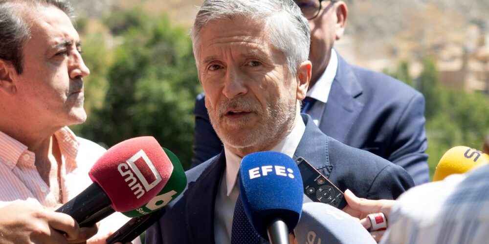 El ministro Grande-Marlaska clausuró en Cuenca la formación del Cuerpo Superior de técnicos de Instituciones Penitenciarias. Foto: EFE/Álvaro Del Olmo.