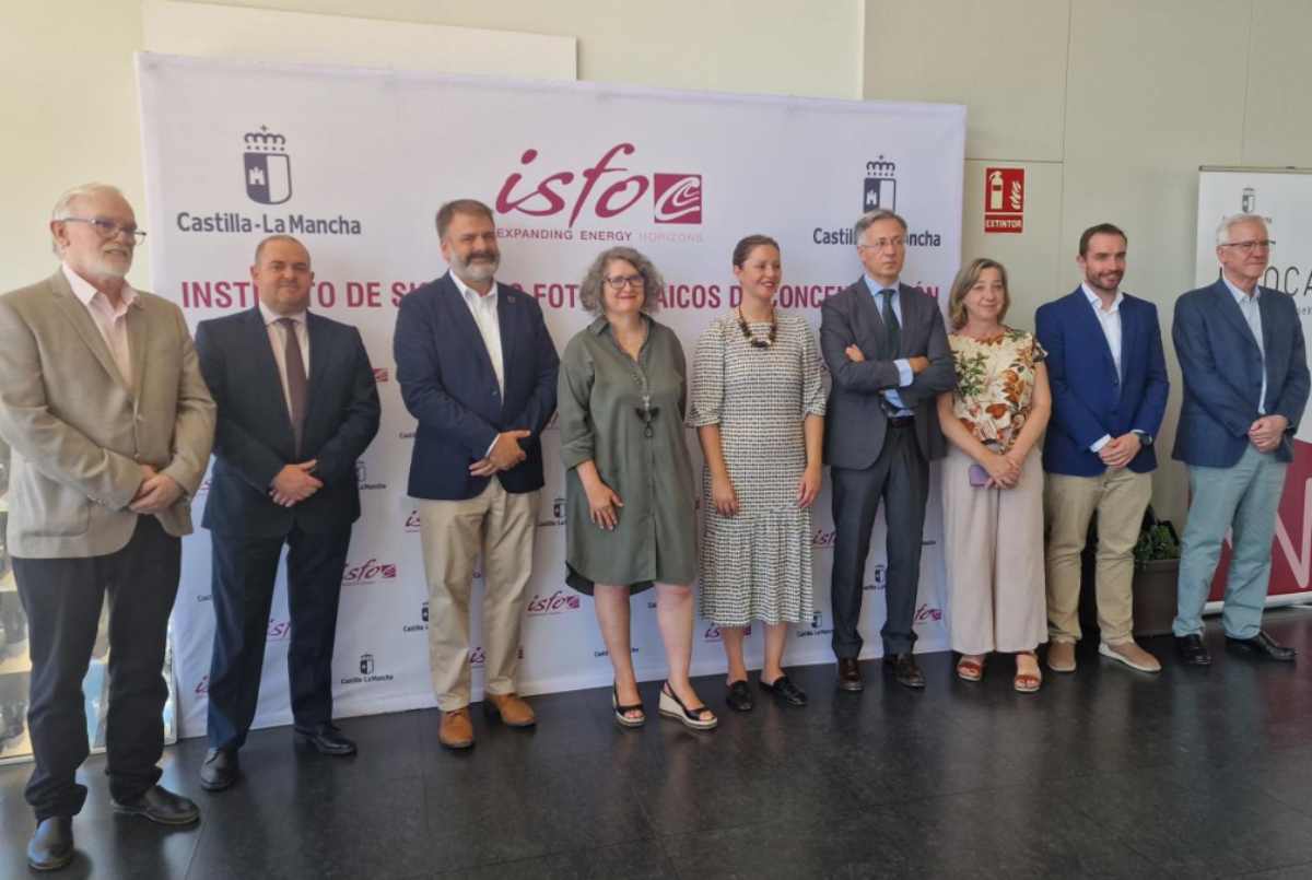 En el centro, la consejera de Desarrollo Sostenible, Mercedes Gómez.
