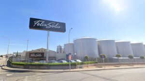 Imagen de la bodega de Félix Solís en Valdepeñas.