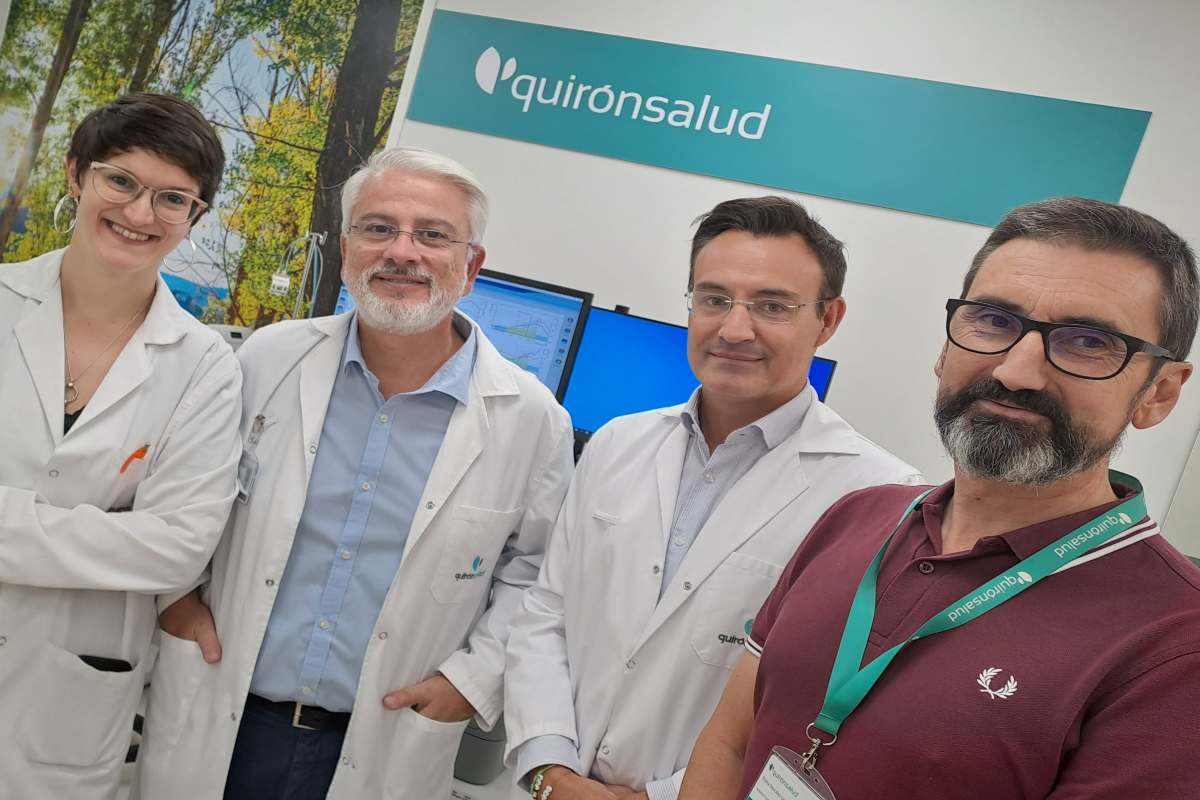 Doctores Irene Narváez, Alejandro Berenguel, Roberto Martín Reyes y el entrenador Manuel Gallango, parte del equipo de la Unidad Integral de Cardiología de Quirónsalud Toledo.