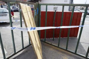 Una persona ha muerto y otras tres han resultado heridas de diversa consideración en un encierro, entre ellas una niña, después de que un toro se haya saltado una valla en la plaza de toros de Pantoja (Toledo)