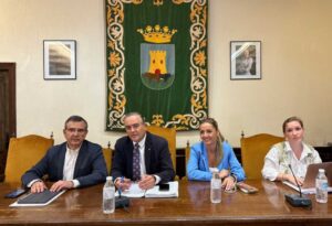 El alcalde, José Julián Gregorio, que ha presidido con el subdelegado del Gobierno en la provincia, Carlos Ángel Devia, la Junta Local de Seguridad.