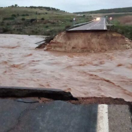 Carretera de Embid en Guadalajara cortada por la DANA