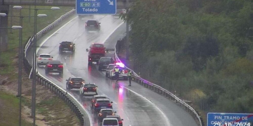 Una colisión en cadena en la autovía A-42 sentido Toledo ha provocado el corte del carril izquierdo de la vía, en el entorno de Bargas/Foto: DGT