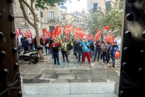 Concentración de profesionales del sector en Toledo. Foto: Rebeca Arango.