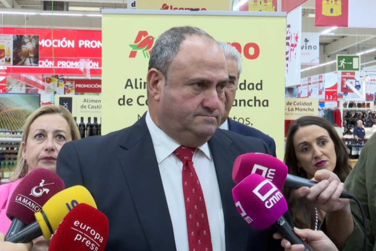 El consejero de Agricultura, Ganadería y Desarrollo Rural, Julián Martínez Lizán