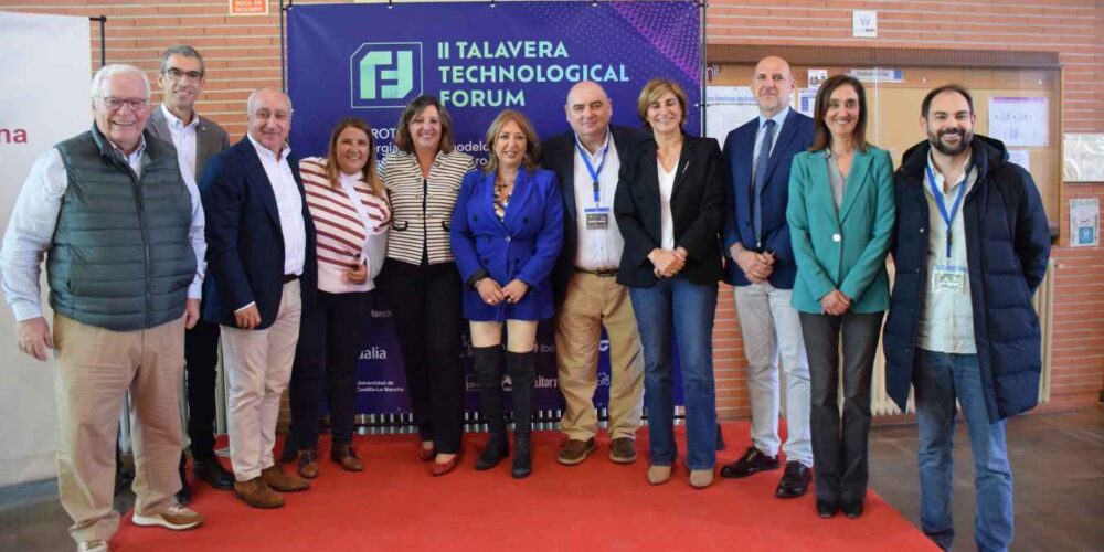 Evento organizado por La Voz del Tajo con la consejera Patricia Franco.