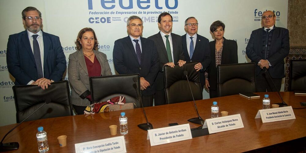 Foto de familia de la presentación de la campaña 'Bono Comercio Toledo'. Foto: Rebeca Arango.