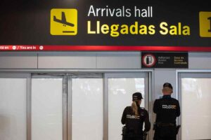 Policía Nacional en Aeropuerto