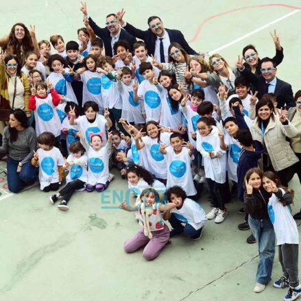 Encuentro organizado por Unicef y Enclm entre el consejero de Educación, Amador Pastor, y alumnos del colegio San Lucas y María de Toledo. Foto: Rebeca Arango.