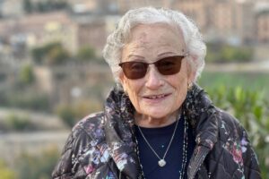 Adoración Mendoza, alma del voluntariado en Castilla-La Mancha a sus 89 años