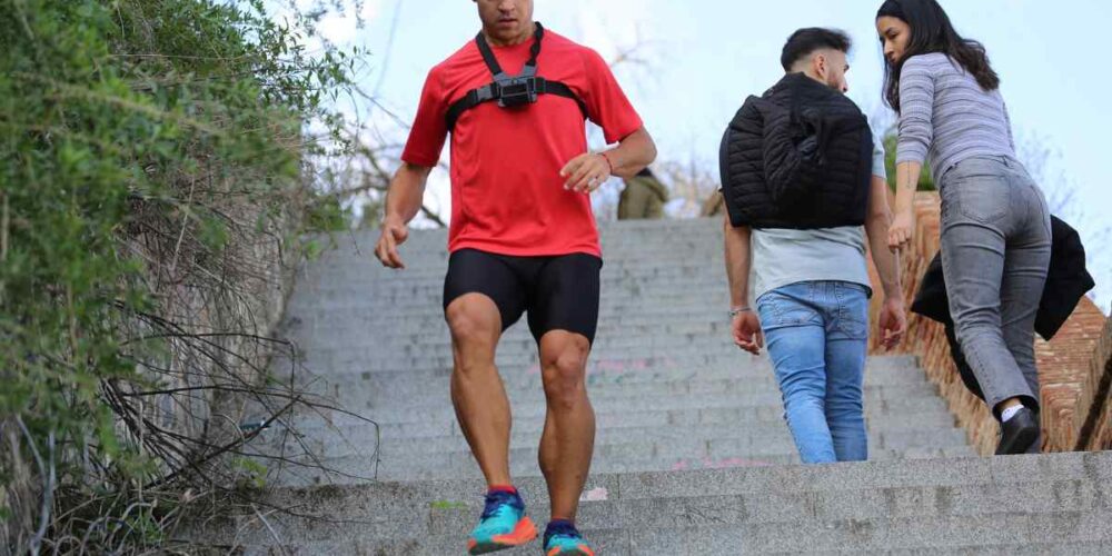 Christian López, bajando escalones durante su último récord Guinness.