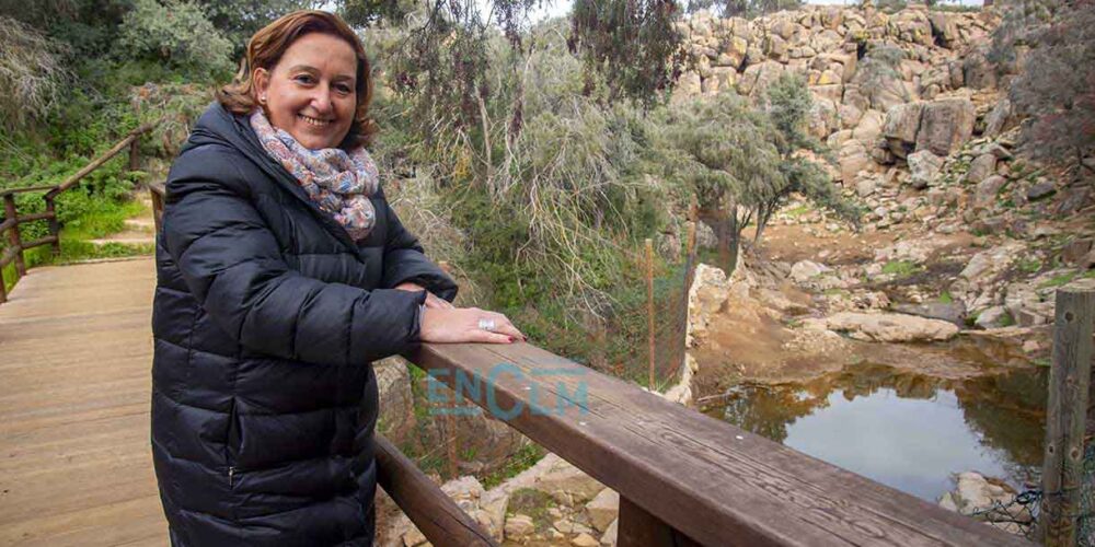 Conchi Cedillo, posando en la finca El Borril. Foto: Rebeca Arango.