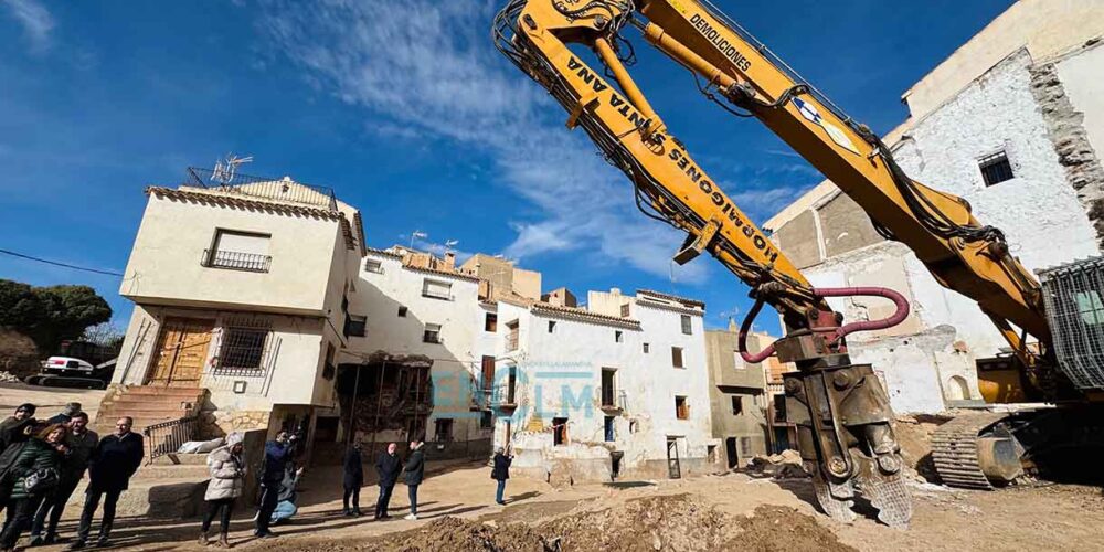 Labores de reconstrucción de Letur, un mes y medio después de la DANA. Imagen Elena Valero