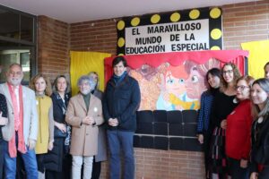 Pedro Solís en la proyección de 'Buffalo Kids' en el colegio de educación especial Virgen del Amparo (Guadalajara)