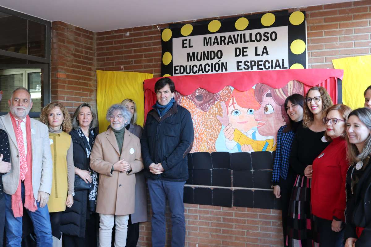 Pedro Solís en la proyección de 'Buffalo Kids' en el colegio de educación especial Virgen del Amparo (Guadalajara)