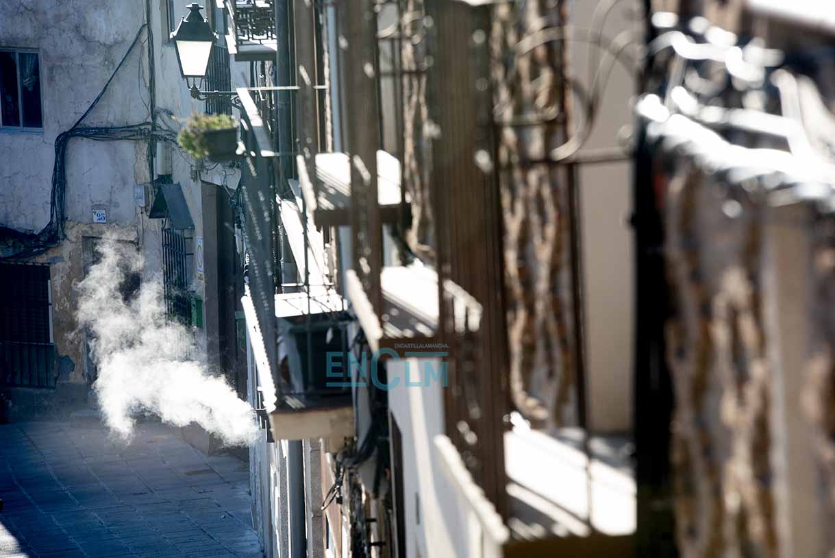 Viviendas usando métodos de calefacción en el invierno de Toledo