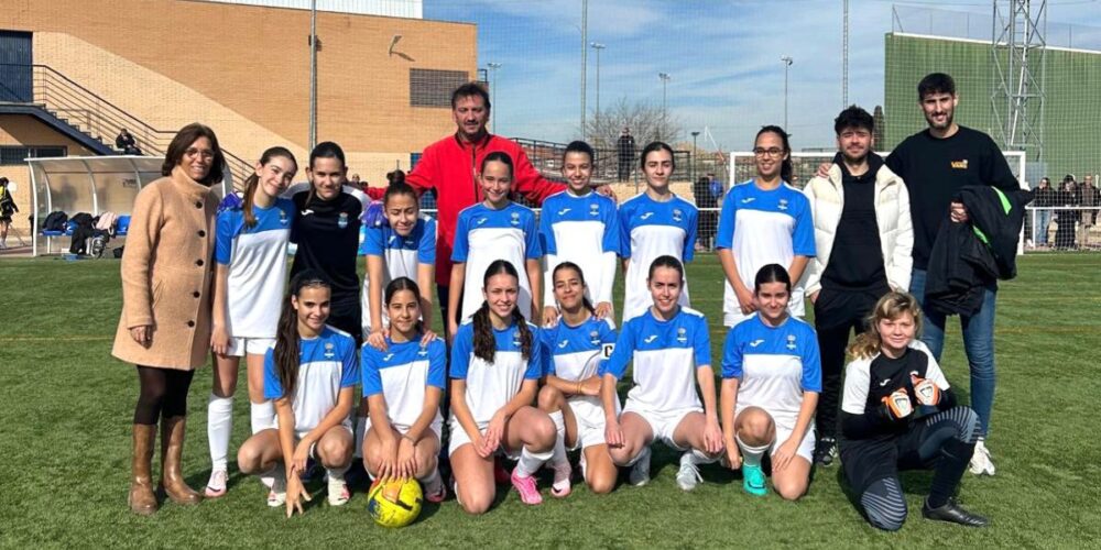 Equipo femenino de fútbol de Olías del Rey.