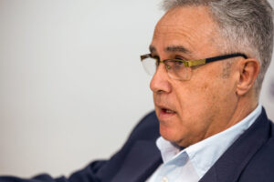 Lorenzo Domínguez asegura que "el Sescam ya está colapsado por las enfermedades respiratorias". Foto: EFE/Ismael Herrero.